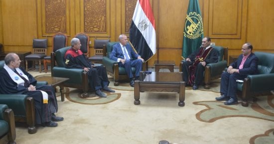 محافظ القليوبية يستقبل وفود الكنيسة الأرثوذكسية والإنجيلية للتهنئة بعيد الأضحى