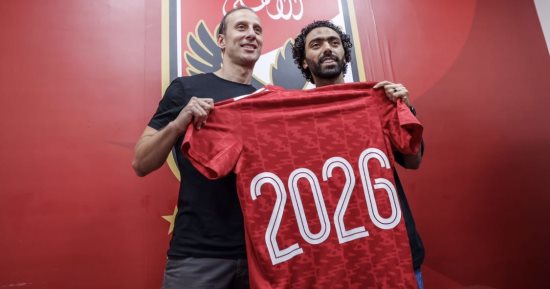 الأهلي يجدد عقد حسين الشحات حتى 2026