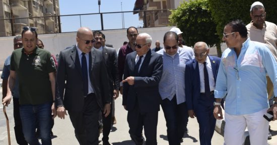 وزير الإسكان ومحافظ بورسعيد يتفقدان محطة الرسوة للوقوف على معدلات ضخ المياه