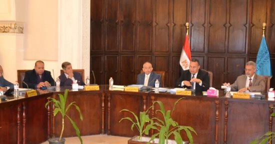 مجلس جامعة الإسكندرية يشكل لجنة لدعم الطلاب المتفوقين من غير القادرين