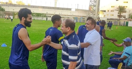 نجوم الإسماعيلى القدامى يؤازرون الدراويش قبل مواجهة أسوان بالدورى