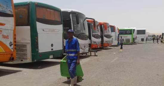 محافظ أسوان: استمرار تقديم الدعم للوافدين من السودان.. صور