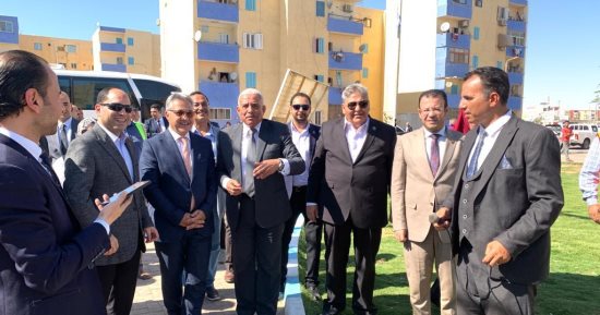 محافظ السويس يتفقد المركز التكنولوجى والمجمع الطبى والمستشفى العام.. صور