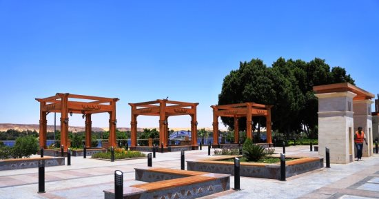 أجمل مشروع على الكورنيش.. تعرف على الممشى السياحى والزجاجى بأسوان