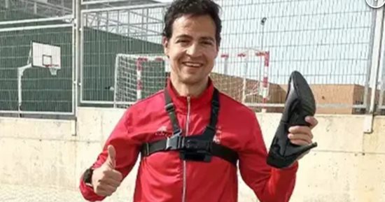أسبانى يحقق رقما قياسيا جديدا فى 100متر عدو مرتديا حذاء بكعب عالى.. صور