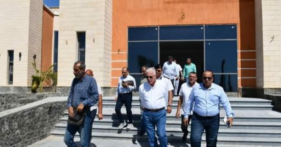 محافظ جنوب سيناء يتابع استعدادات المهرجان المصرى الإماراتي الثانى لسباقات الهجن