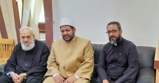 مدير أسوان الأزهرية يستقبل وفد الكنيسة الكاثوليكية للتهنئة بعيد الأضحى 