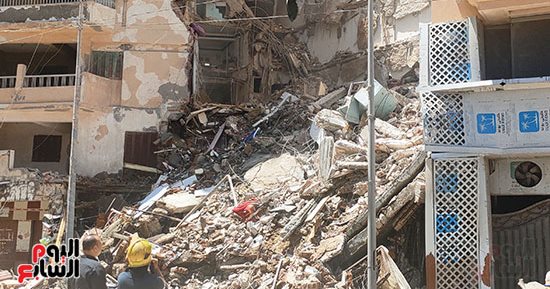 فصل المرافق عن عقار سيدى بشر المنهار بالإسكندرية وجارٍ البحث عن ضحايا