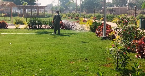 القناطر الخيرية تتألق لاستقبال زوارها فى عيد الأضحى.. رفع حالة الطوارئ لاستقبال الأسر والمواطنين للتنزه.. وفتح أبواب الحدائق فى السابعة صباحا.. والصحة تدعم بسيارات إسعاف للتعامل الفورى مع الطوارئ.. صور