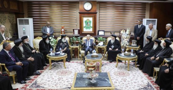 محافظ المنيا يستقبل وفودا كنسية للتهنئة بعيد الأضحى المبارك.. صور