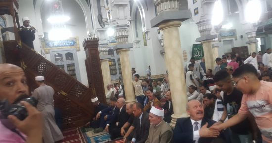 أهالى البحيرة يؤدون صلاة عيد الأضحى داخل المساجد والساحات