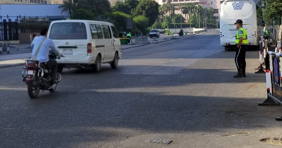انتشار خدمات المرور بكورنيش النيل فى القاهرة تزامنا مع أول أيام العيد