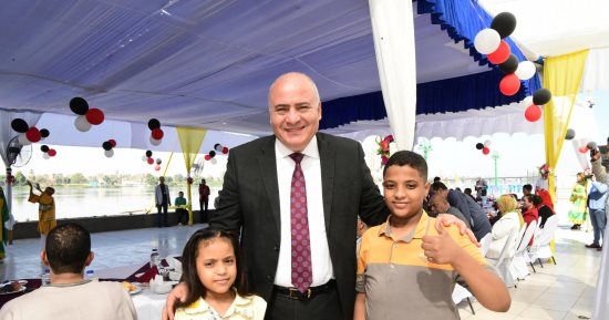 قنا تنظم كرنفالا لأطفال دور الرعاية بمناسبة عيد الأضحى المبارك.. صور
