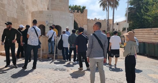 توافد الزائرين على قلعة قايتباى بالإسكندرية فى أول أيام عيد الأضحى.. صور 