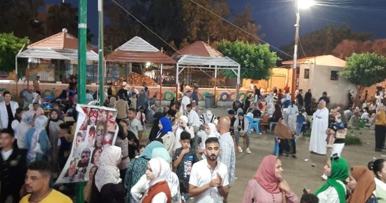 صور.. إقبال على مصيف بلطيم ليلا والحدائق والمتنزهات كاملة العدد بكفر الشيخ 