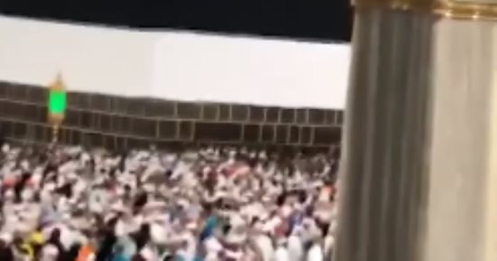 بث مباشر.. مئات الآلاف من الحجاج يودعون الكعبة بطواف الوداع 