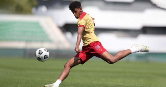 النصر السعودي يوافق على رحيل منصور الشمري