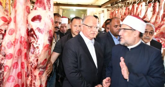 270 مليون جنيه حصيلة الصكوك.. وزير الأوقاف ومحافظ القاهرة يتابعان تجهيز لحوم الأضاحي