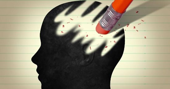 لو بتنسى كتير.. أطعمة تعزز الذاكرة أبرزها السلمون والسبانخ