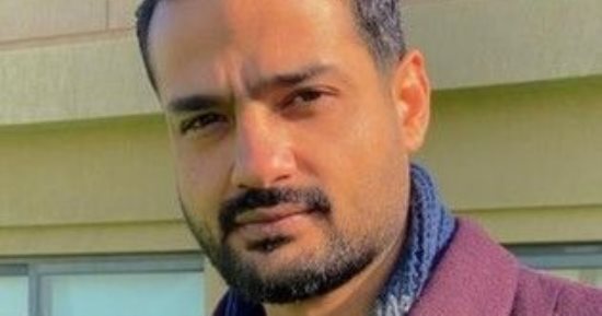 مش عارف أعيش بعد أمى.. آخر ما كتبه الراحل أحمد قنديل على فيسبوك "فيديو"