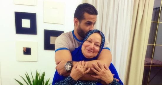 هل رحل الممثل أحمد قنديل حزنا على والدته بعد 7 أشهر من وفاتها؟