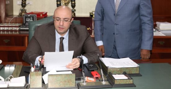 محافظ بني سويف يتابع سير امتحانات الدور الثانى لطلاب الثانوية العامة 