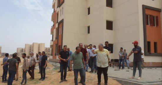 رئيس جهاز العاشر من رمضان يتفقد وحدات "سكن كل المصريين" بالمنطقة الصناعية