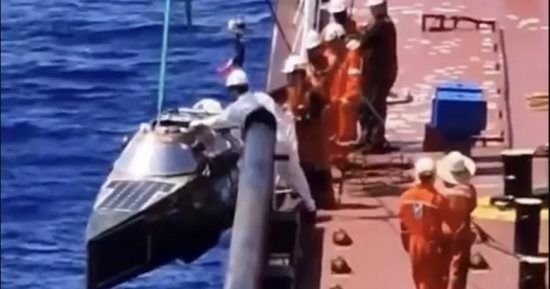 إنقاذ مغامر فرنسي ضل طريقه 137 يومًا فى المحيط.. اعرف أول طلب له "صور"