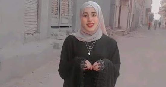 فتاة تلحق بوالدتها بعد يومين من تعرضهما لحادث تصادم بالشرقية