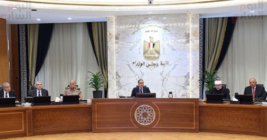 أخبار مصر.. الحكومة توافق على تعديل تشريعى يسمح لغير المصرى بتملك العقارات