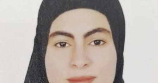محافظ بورسعيد يهنئ الطالبة الأولى على مستوى الجمهورية فى الدبلومات الفنية