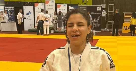 رئيس جامعة القاهرة يهنئ أمنية الحسينى لاعبة منتخب الجودو للمكفوفين لفوزها بالذهبية