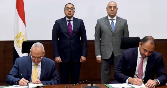 مدبولى يشهد توقيع عقدى إدارة وتشغيل فندقين بمثلث ماسبيرو وسور مجرى العيون