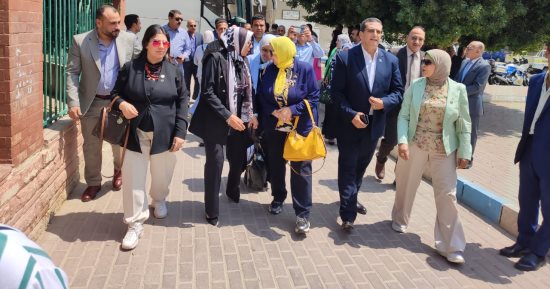 وفد لجنة الصحة بمجلس النواب يتفقد مستشفى العبور فى السويس 