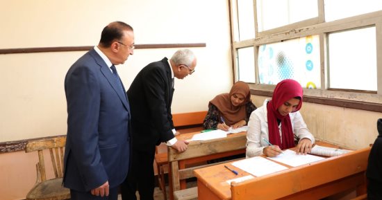 وزير التعليم يطمئن على أعمال التصحيح لامتحانات الثانوية العامة بكنترول الإسكندرية