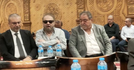 عمرو الليثي ومحمد فوزى وعصام الأمير فى عزاء الراحل عبد الرحمن حافظ
