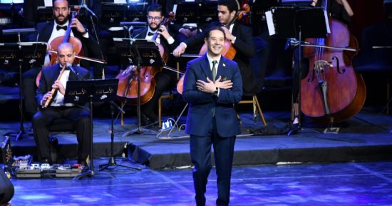 مدحت صالح يغنى لـ محمد قنديل ومحرم فؤاد فى حفل الأساتذة بدار الأوبرا