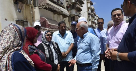 "الجمع المنزلى" بشكله الجديد فى أحياء بورسعيد بعد تطبيق المحافظة للمنظومة