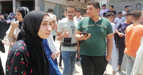 سعادة على وجوه طلاب الثانوية العامة بعد أداء امتحانات الشعب الثلاث بالدقهلية