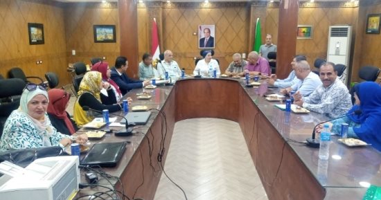 مدير تعليم القليوبية تناقش استعدادات امتحانات الدور الثانى لصفوف النقل