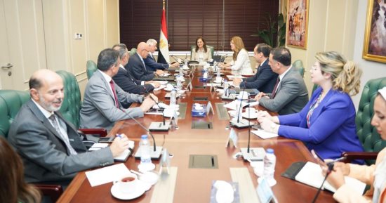 وزيرة التخطيط تناقش إنشاء أول أكاديمية للتصدير فى مصر