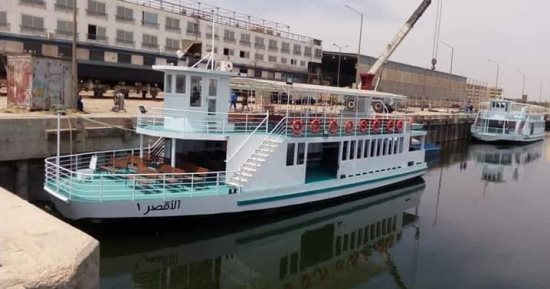 إخلاء 80 راكبا من داخل مركب بعد جنوحه بنهر النيل فى القاهرة