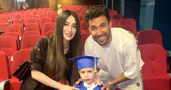 تريزيجيه يحتفل بتخرج ابنه من مرحلة الحضانة