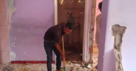 إزالة 6 أدوار من عقار به ميل شديد الخطورة بحى جمرك فى الإسكندرية