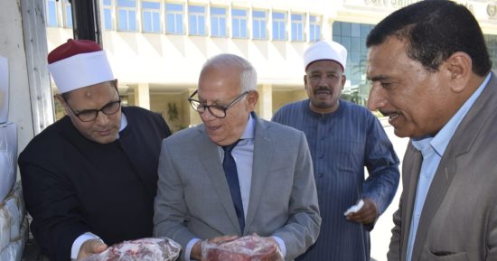 توزيع 2 طن لحوم على الأسر الأولى بالرعاية ضمن مبادرة حياة كريمة ببورسعيد