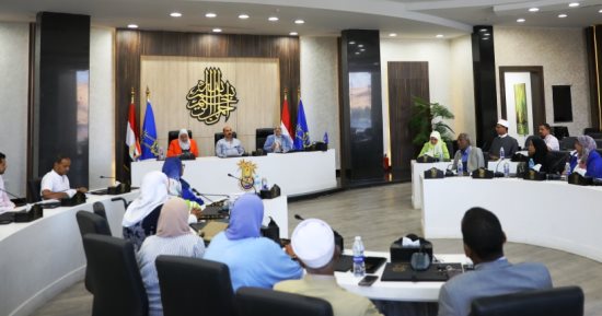 محافظ أسوان يلتقى أعضاء فرع المجلس القومى للمرأة