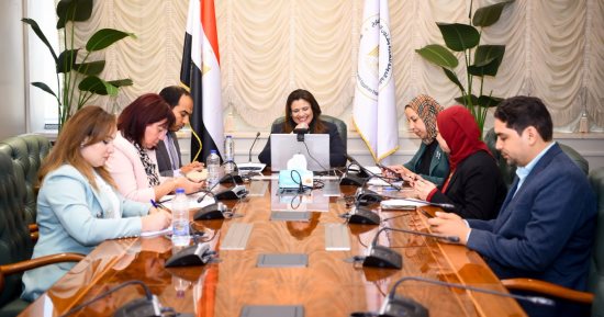 وزيرة الهجرة تلتقى أبناء الجاليتين المصريتين بالهند وباكستان.. صور