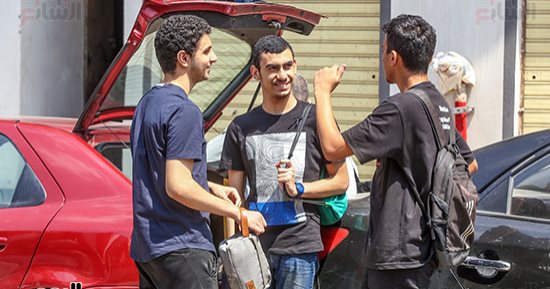 غرفة عمليات الثانوية العامة ترصد صورا على مواقع التواصل قبل بدء لجنة الديناميكا.. وتؤكد: الصور المتداولة لاختبار العام الماضى ولا صلة لها بامتحان اليوم.. تداول أسئلة الامتحان بعد بدء اللجنة.. والتعليم تحقق