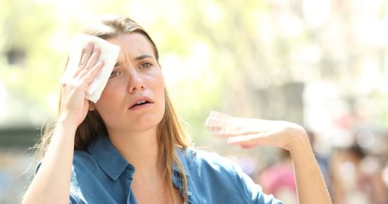 ملابس قطنية ومشروب نعناع بارد.. نصائح مهمة عند الخروج فى الموجة الحارة