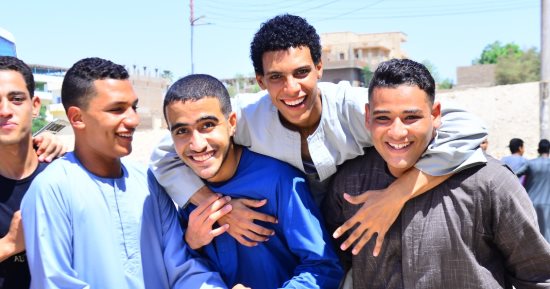 شاهد فرحة الطلاب فى ختام امتحانات الثانوية الأزهرية بالأقصر.. صور
